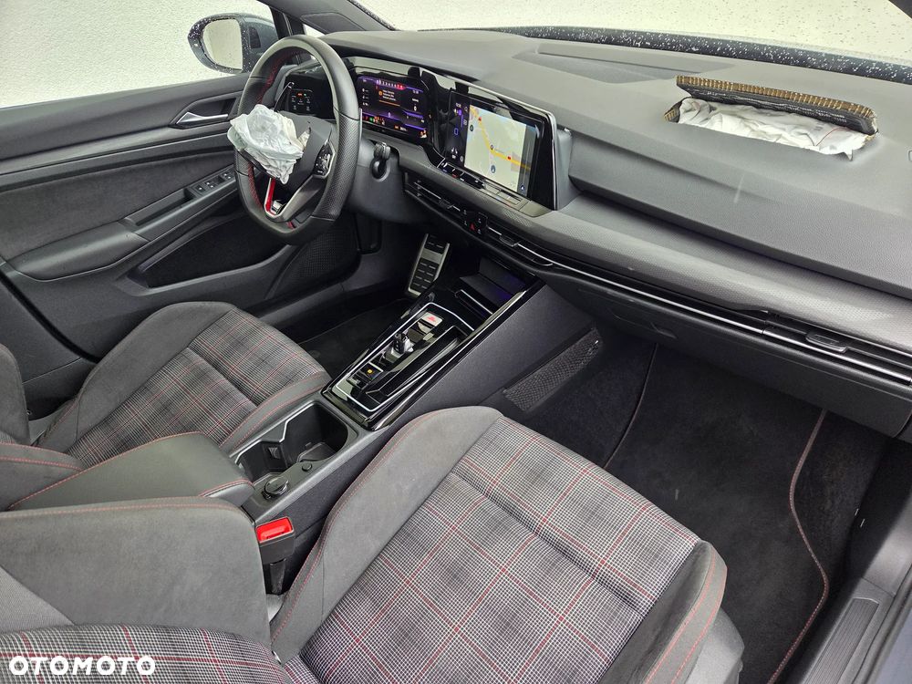 Volkswagen Golf - 10