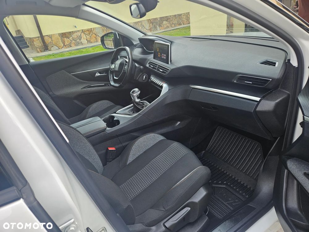 Peugeot 3008 1.2 PureTech Active S&S - 32