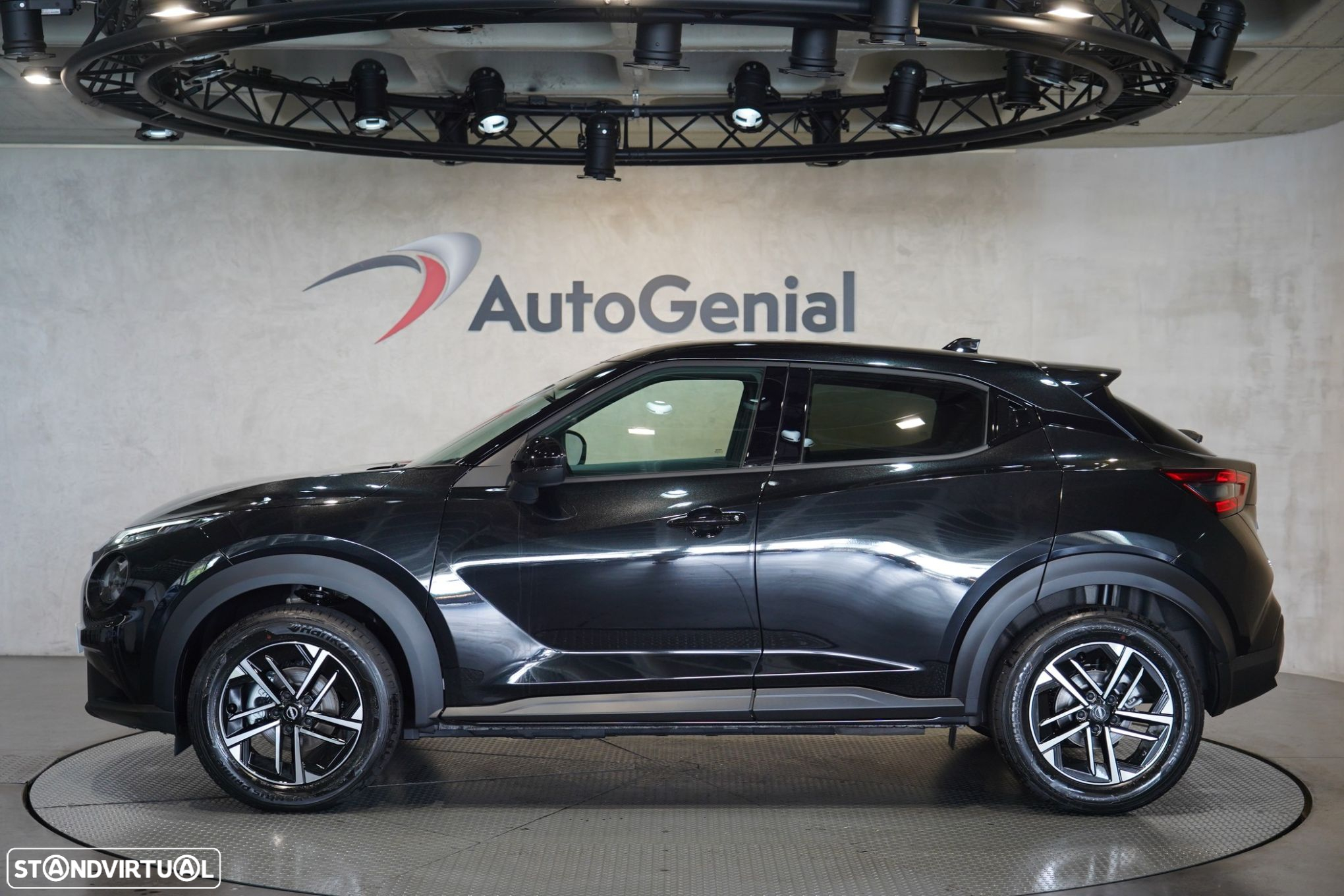 Nissan Juke 1.0 DIG-T N-Connecta DCT - 4