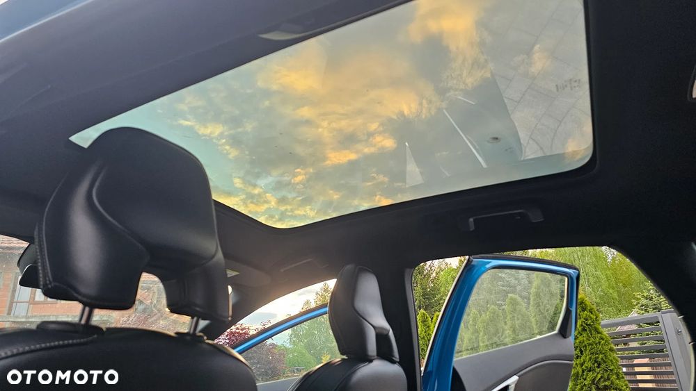 Volvo V40 D4 Drive-E R-Design Momentum - 37