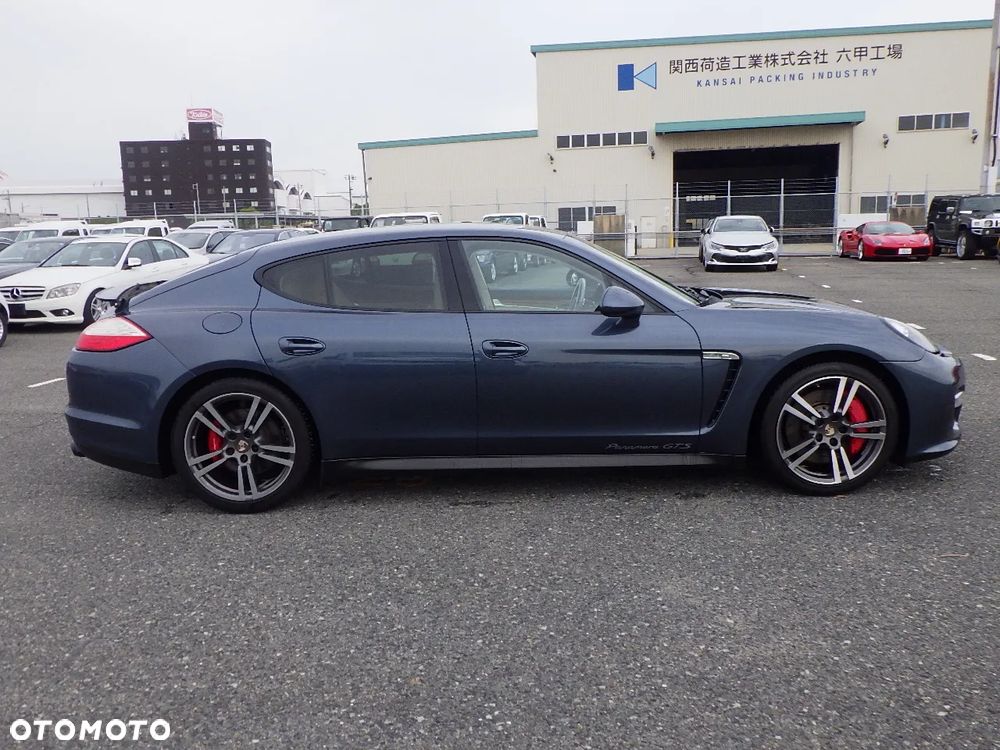 Porsche Panamera GTS PDK - 14