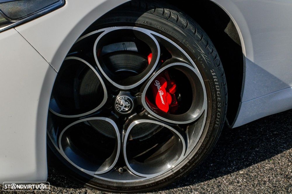 Alfa Romeo Giulia 2.2 D Ti AT8 - 19