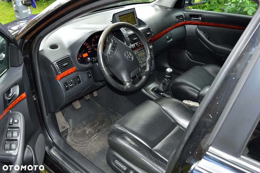 Toyota Avensis 2.2 D-4D Prestige - 8