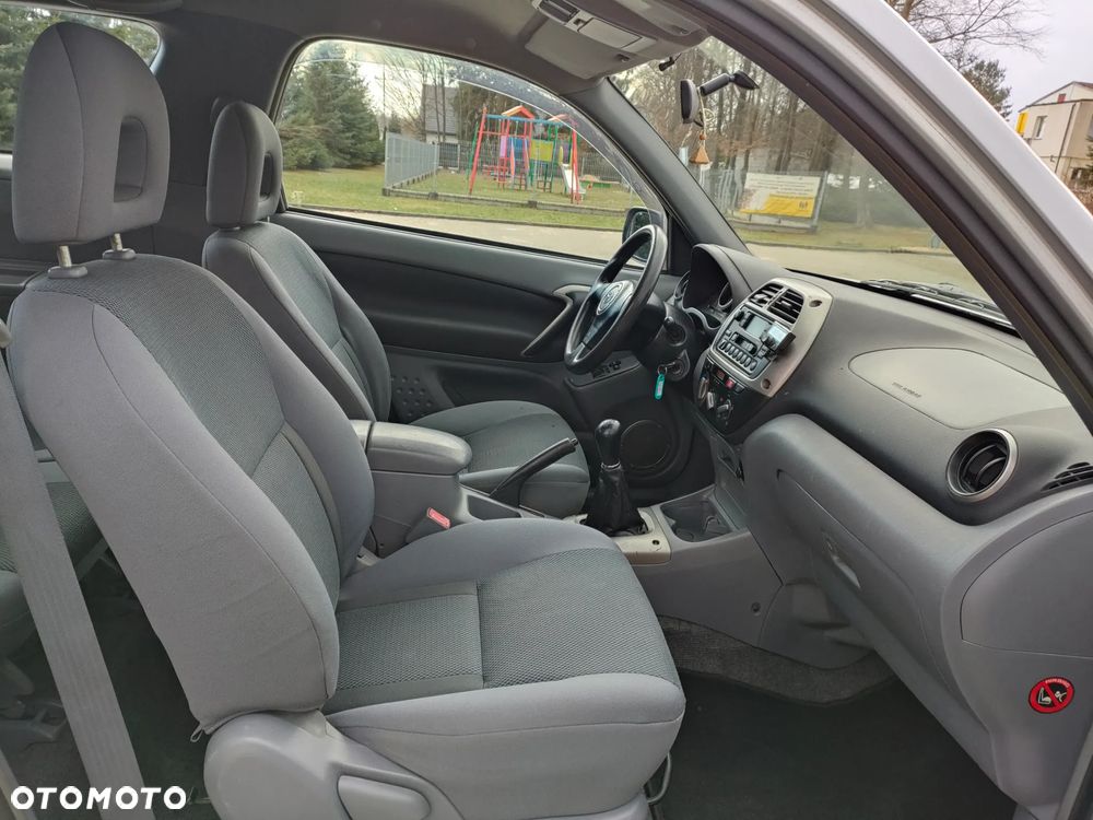 Toyota RAV4 4x4 Edition - 15