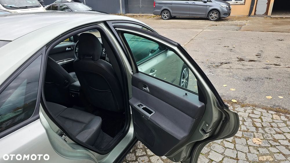 Volvo S40 1.8 Momentum - 12