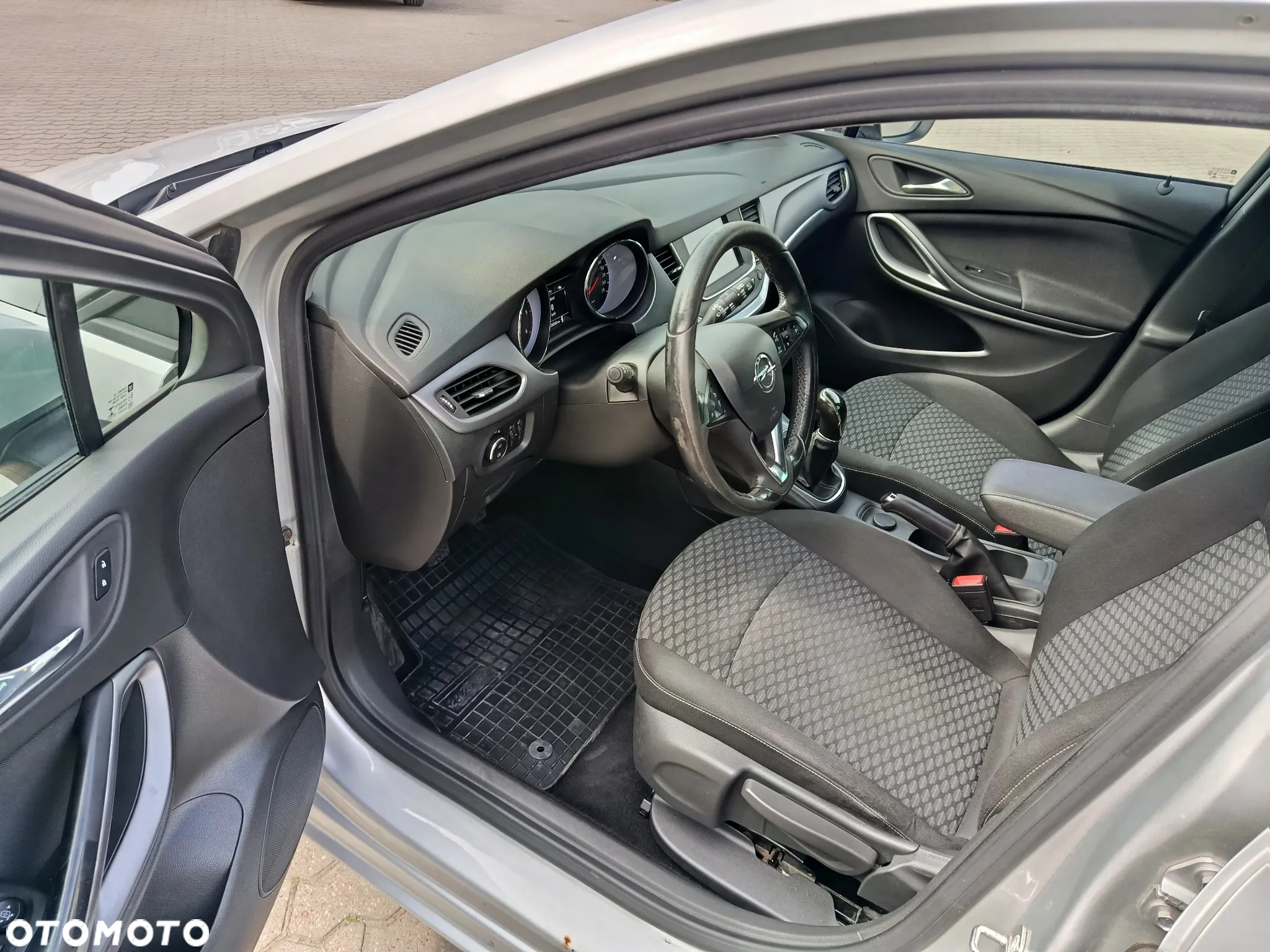 Opel Astra IV 1.6 CDTI Enjoy - 9