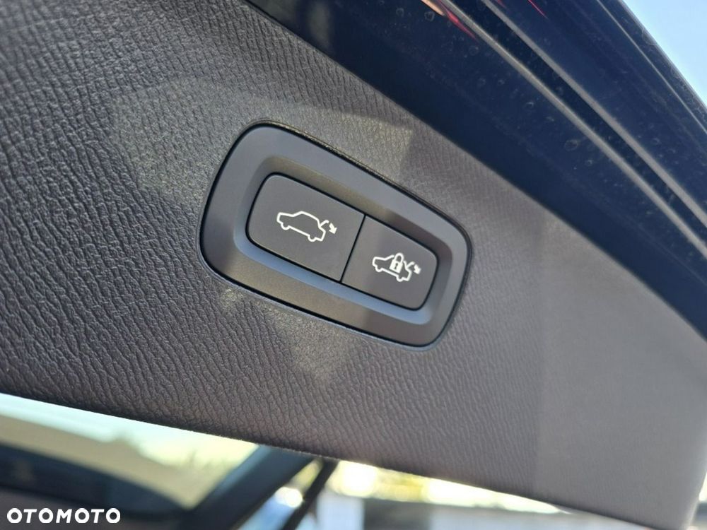 Volvo XC 90 T8 AWD Plug-In Hybrid Ultra Dark 7os - 14