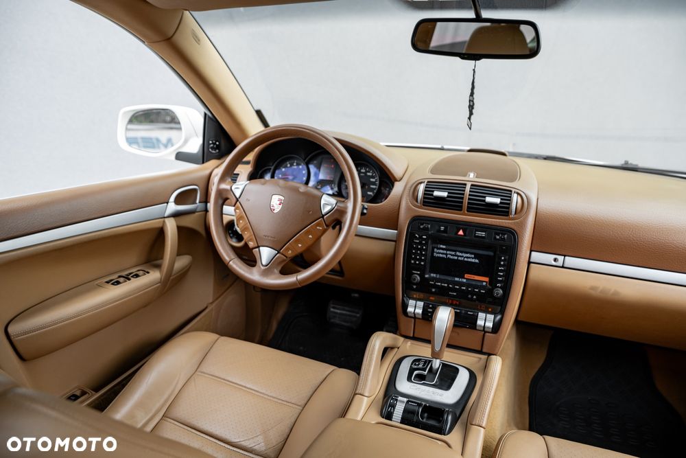 Porsche Cayenne - 28