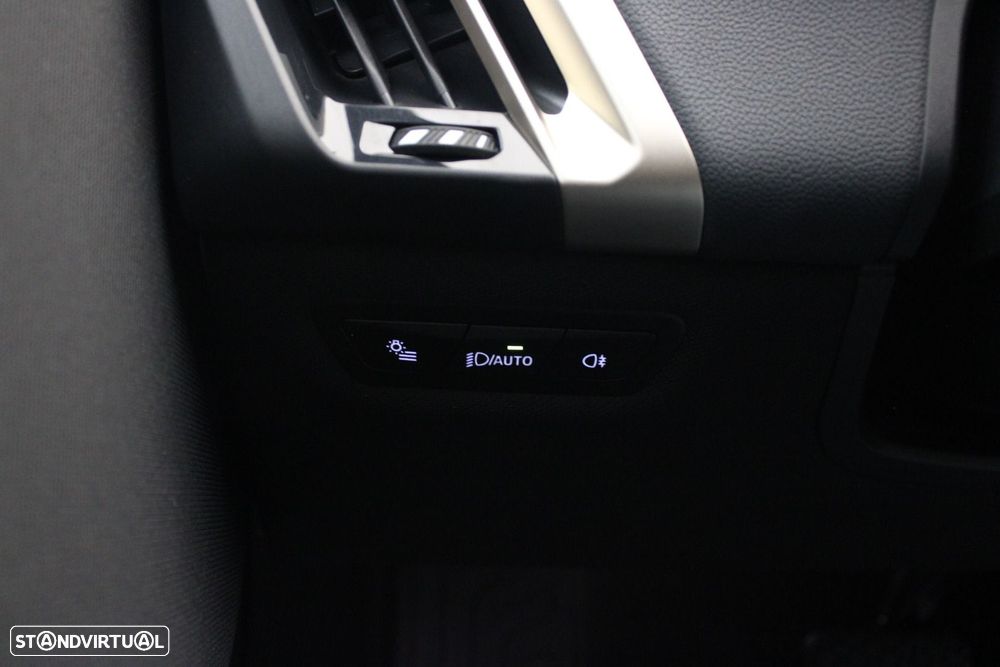 BMW iX xDrive 40 - 11