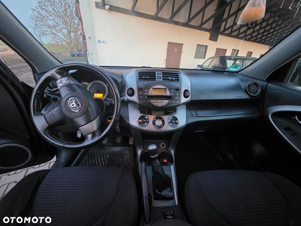Toyota RAV4 2.2 D-4D X - 2