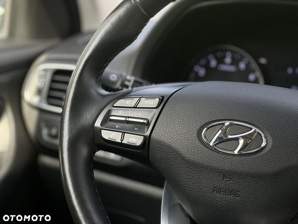 Hyundai i30 1.5 DPI Classic + - 22