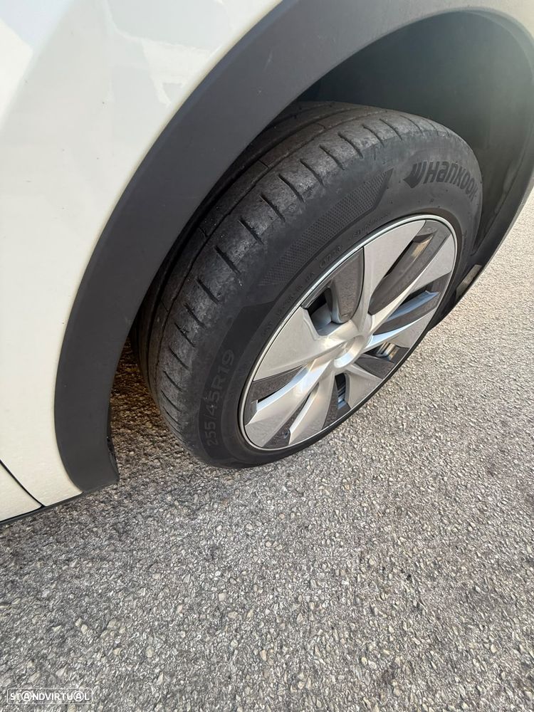 Tesla Model Y 2023 photo 4