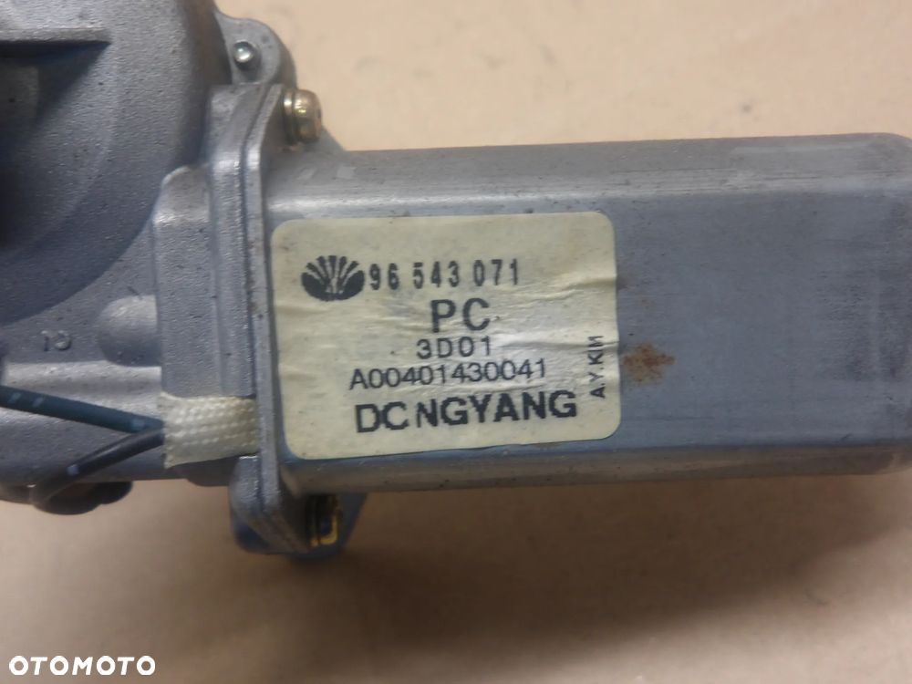 DAEWOO KALOS 1.4B SILNIK WYCIERACZKI TYŁ 96543071 - 4