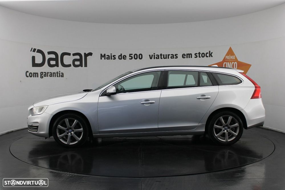 Volvo V60 2.0 D3 Momentum - 5