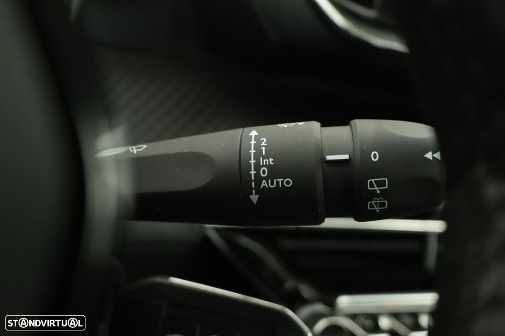 Peugeot 2008 1.2 PureTech Active - 19