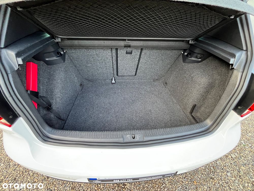 Volkswagen Golf - 36