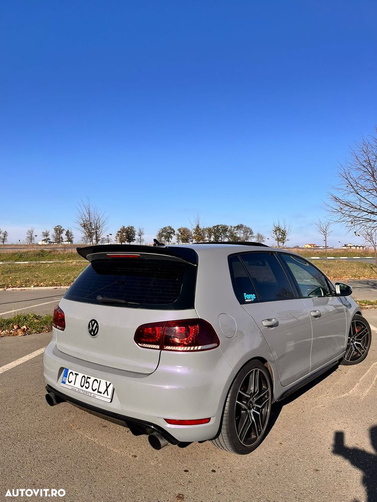 Volkswagen Golf 2.0 GTI - 5