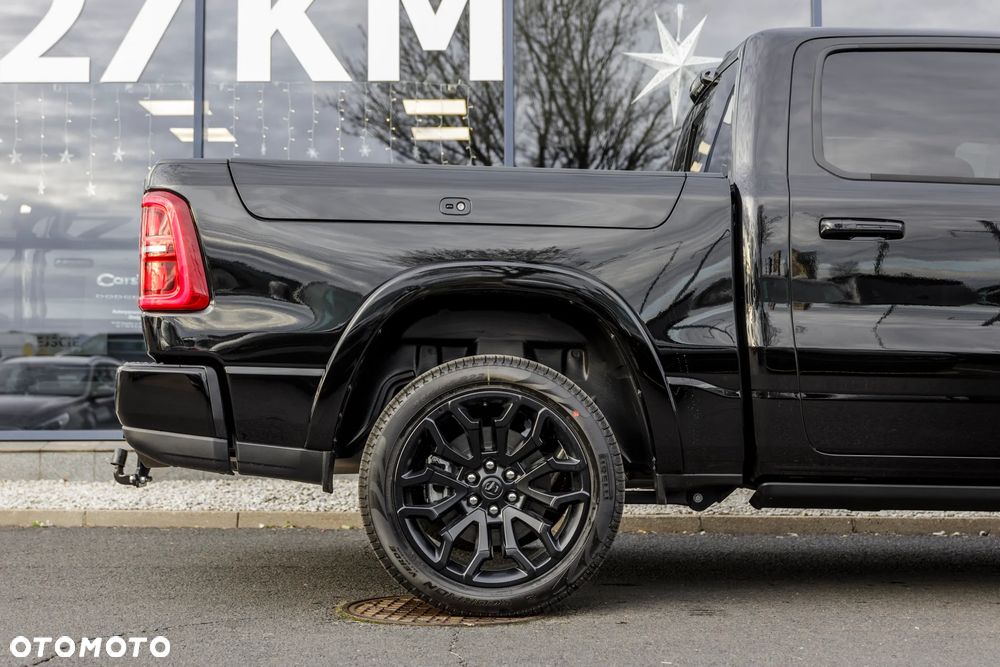 RAM 1500 Limited Night - 32