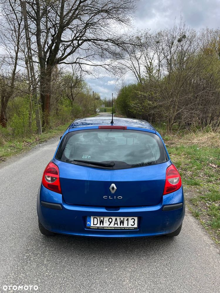 Renault Clio - 7