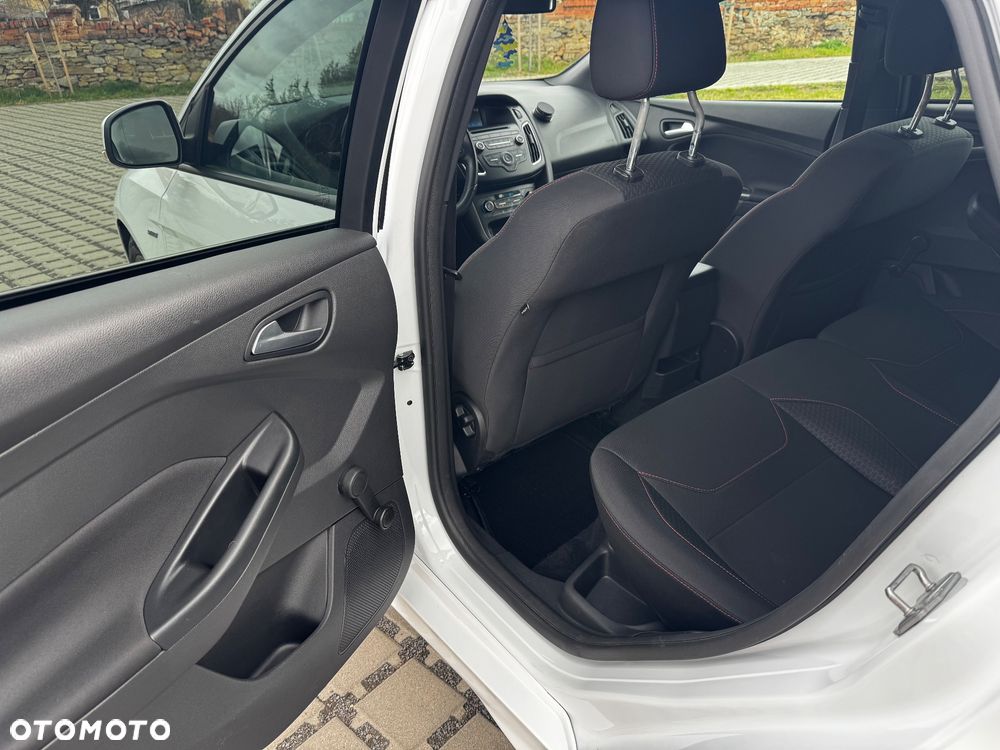 Ford Focus 1.0 EcoBoost Start-Stopp-System ST-LINE - 16
