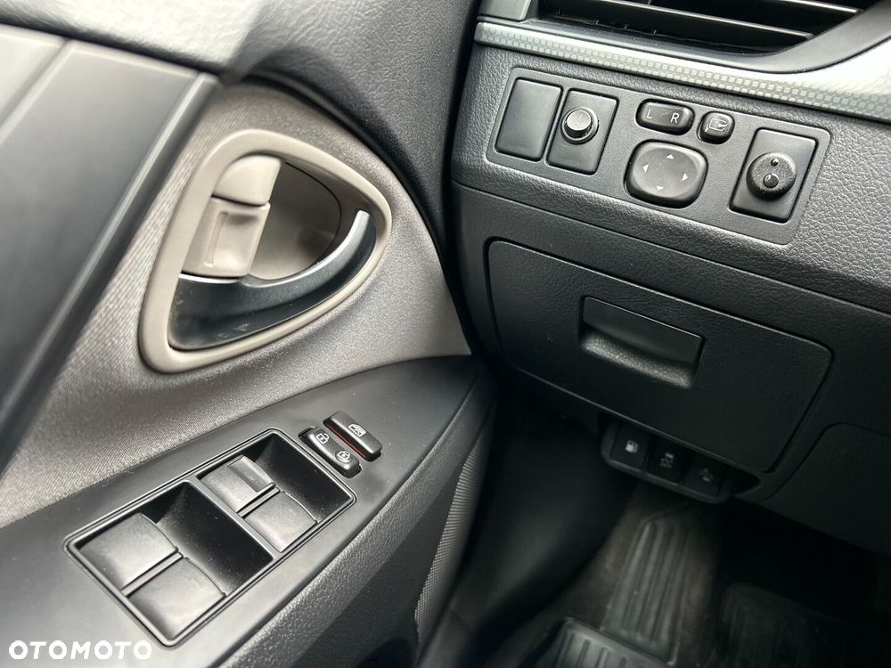 Toyota Avensis - 20
