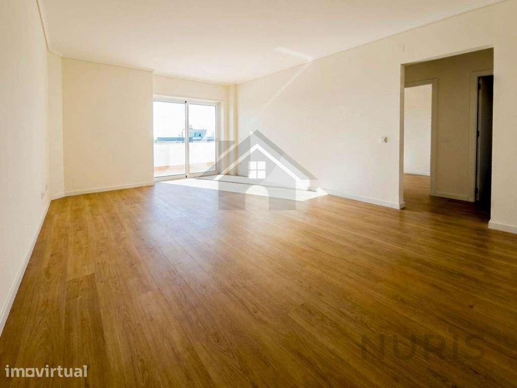Apartamento T2 para Arrendamento Anual na Praia da Rocha - Portimão - Grande imagem: 3/9