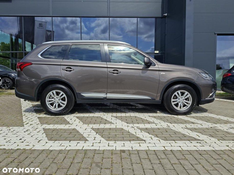 Mitsubishi Outlander - 5