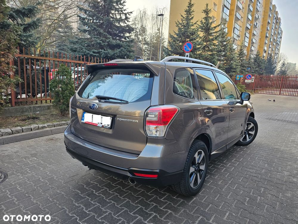 Subaru Forester 2.0 i Exclusive Lineartronic - 4