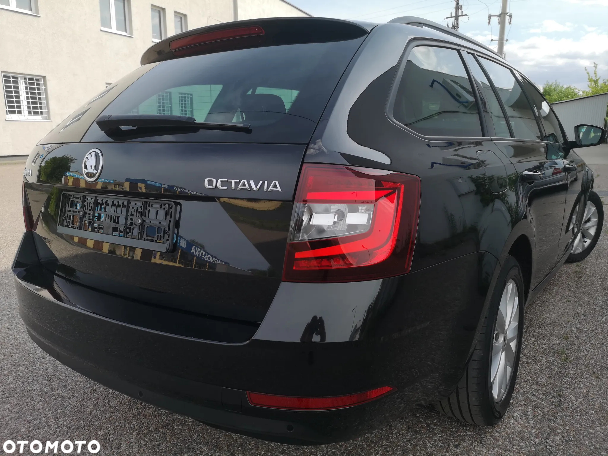 Skoda Octavia 1.6 TDI Ambition DSG - 9