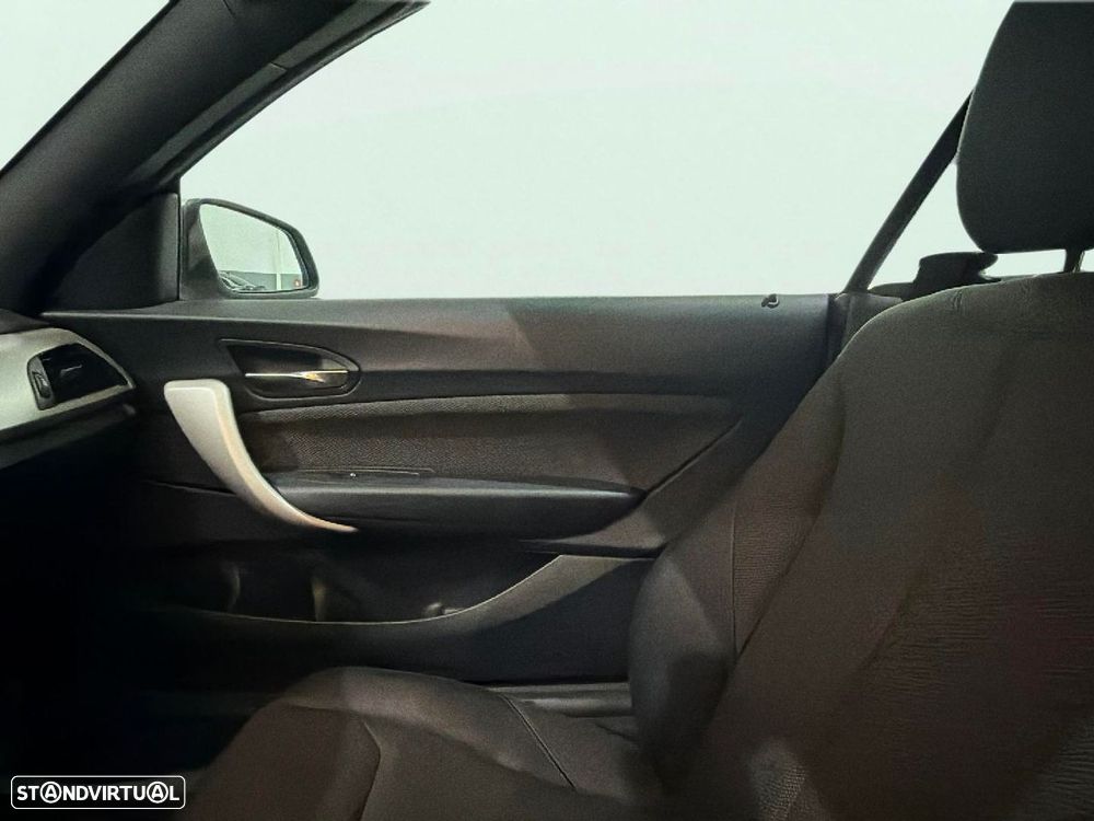 BMW 218 i Cabrio Line Sport - 22