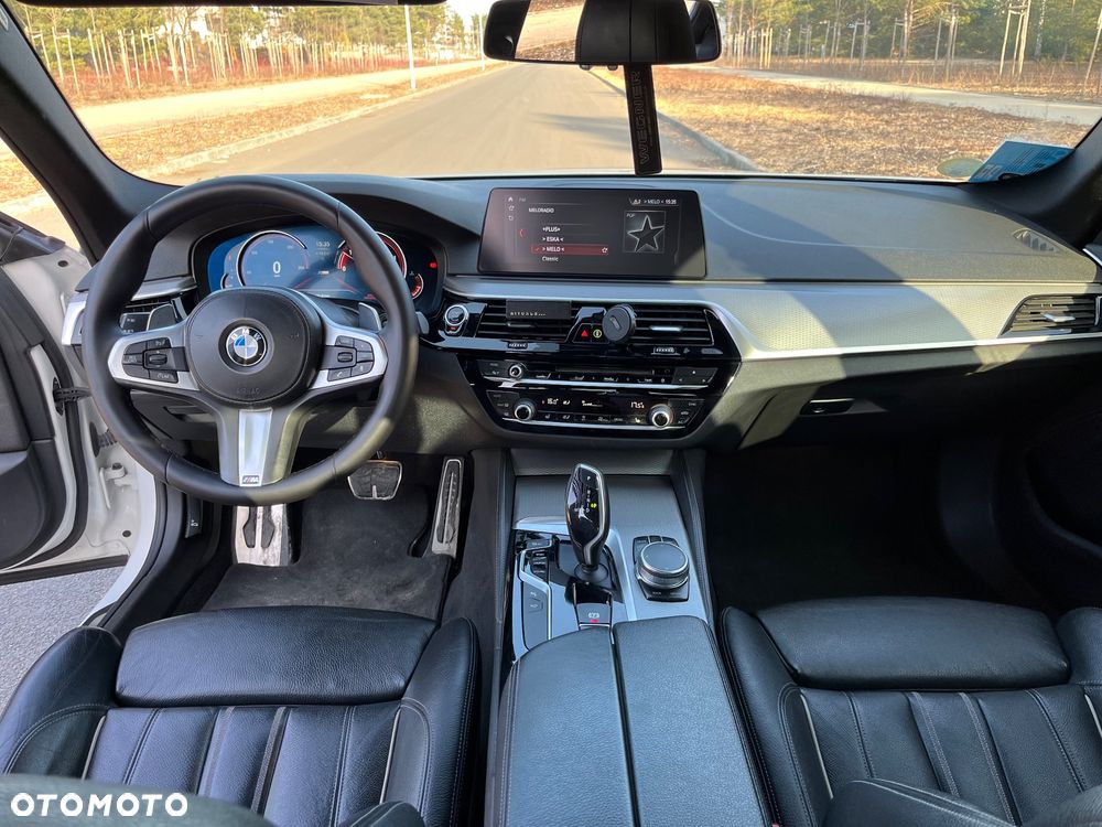 BMW Seria 5 520d M Sport - 11