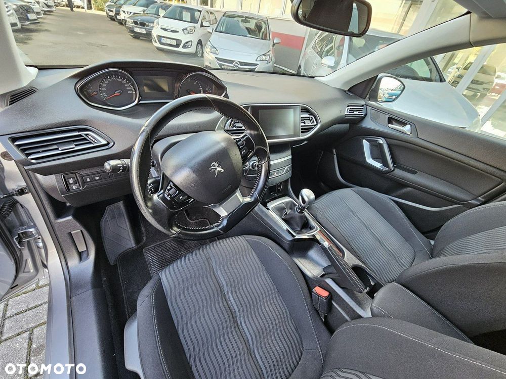 Peugeot 308 1.6 BlueHDi Allure S&S - 26