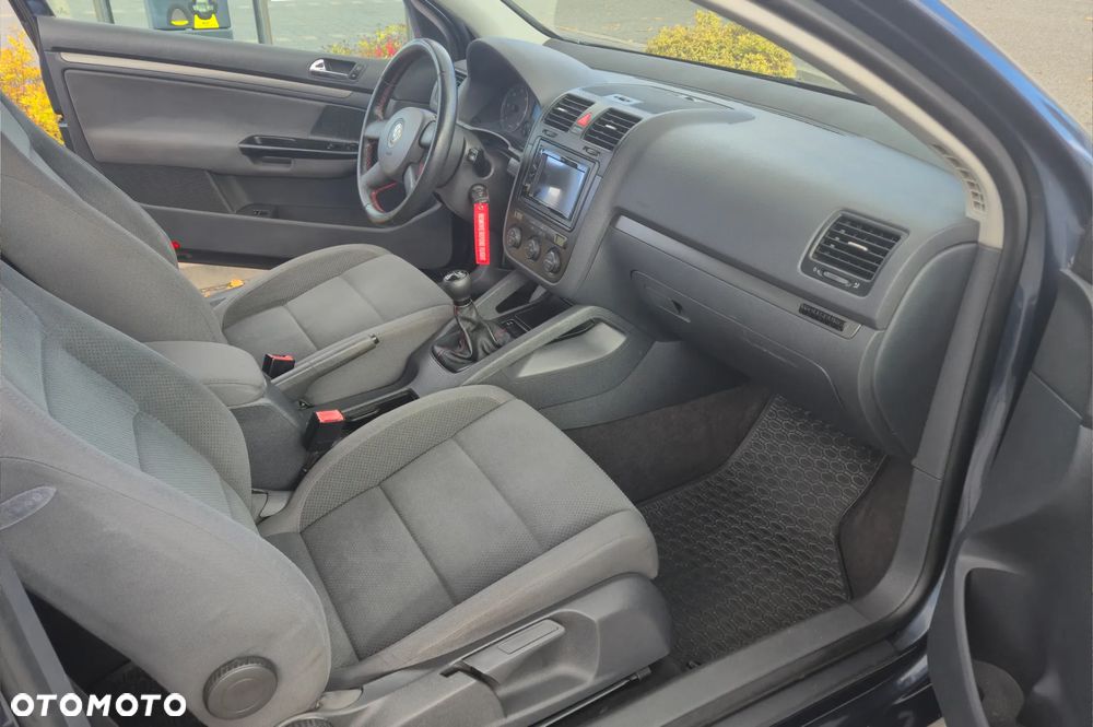 Volkswagen Golf V 1.9 TDI Comfortline - 14
