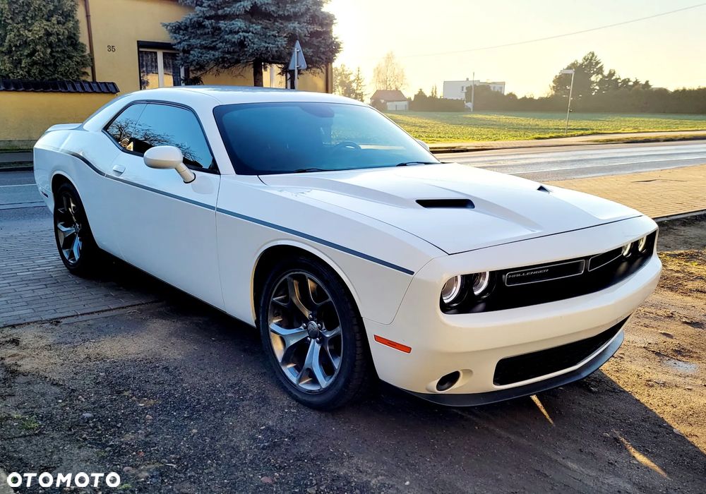 Dodge Challenger - 1