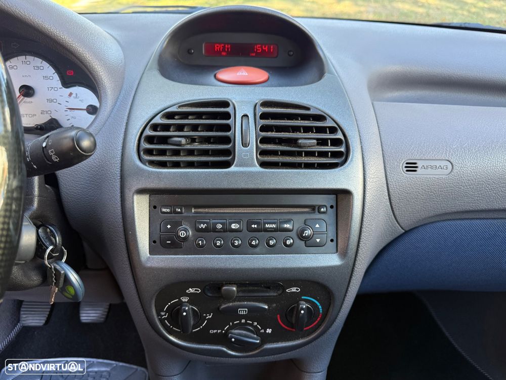 Peugeot 206 1.1 Color Line - 20