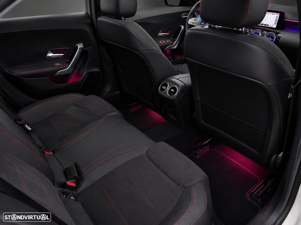 Mercedes-Benz A 180 d 7G-DCT AMG Line — fotografia 14