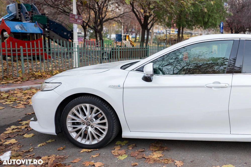 Toyota Camry 2.5 Hybrid Exclusive - 3