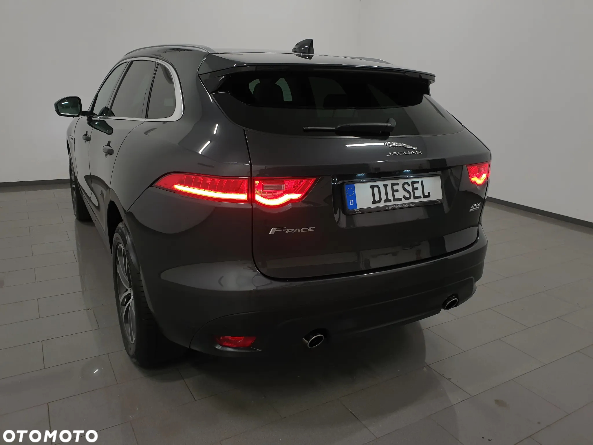 Jaguar F-Pace 2.0 i4D AWD R-Sport - 38