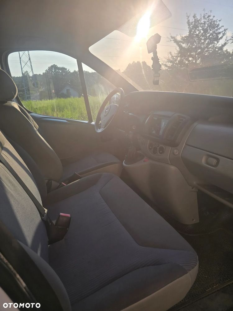 Opel Vivaro - 11