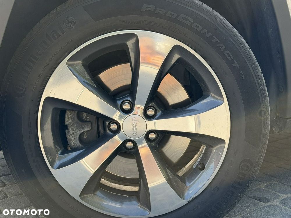 Jeep Cherokee - 12