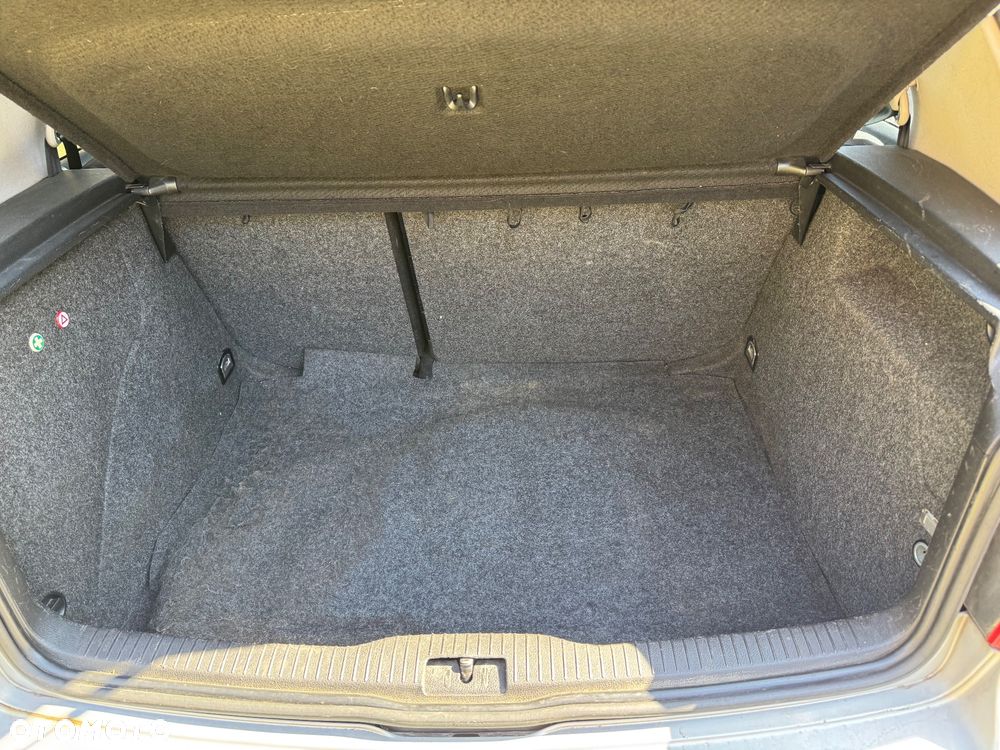 Volkswagen Golf 1.6 - 11