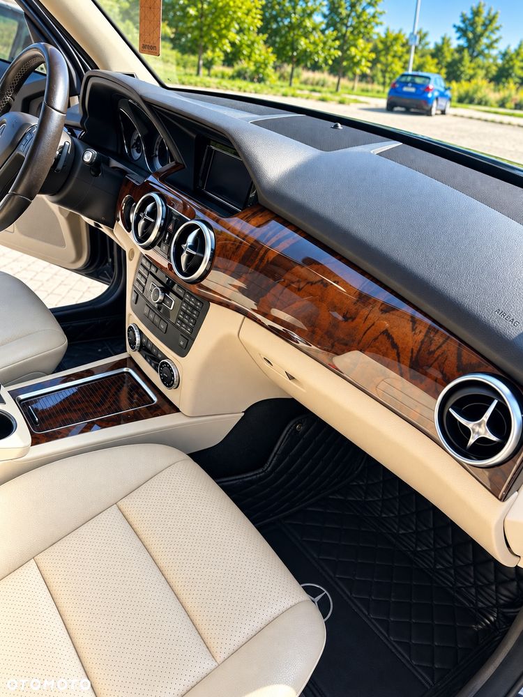Mercedes-Benz GLK 350 4-Matic - 7