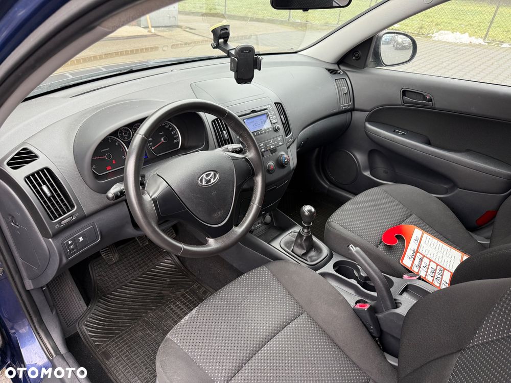 Hyundai i30 1.4 Base + - 11