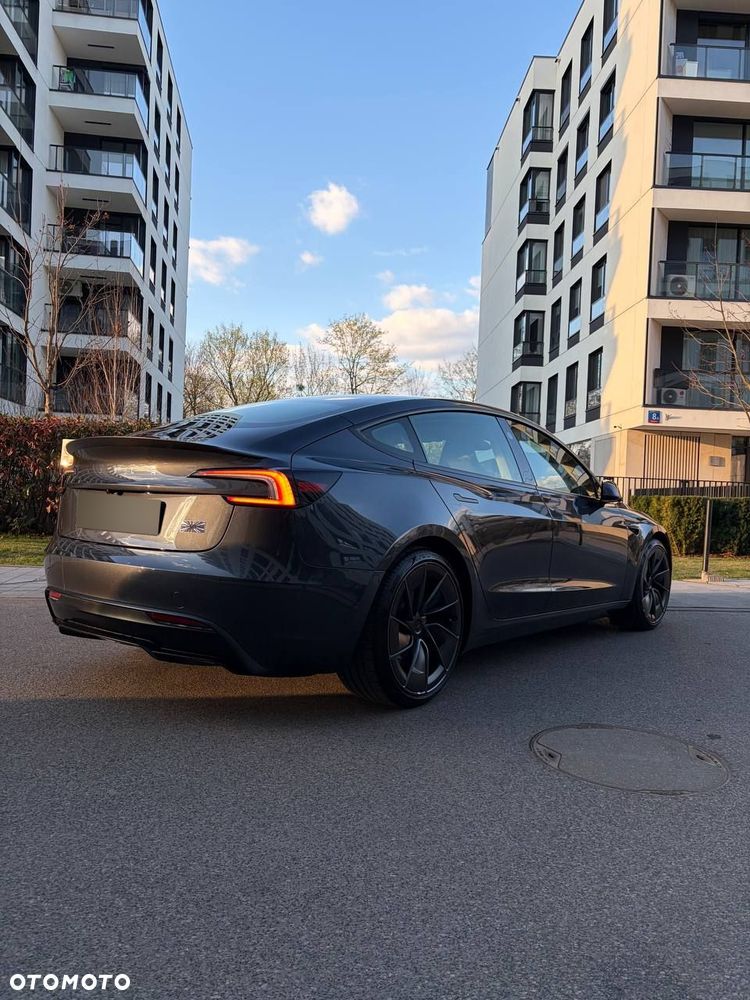 Tesla Model 3 - 6