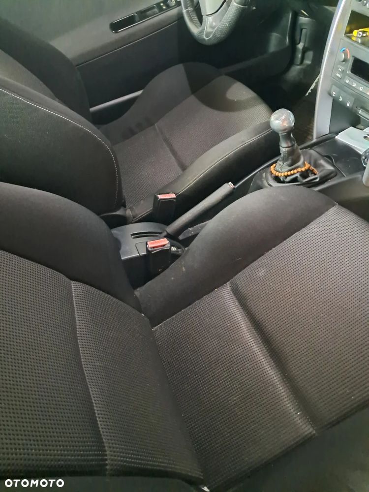 Peugeot 207 1.6 HDi 16V Intense - 8