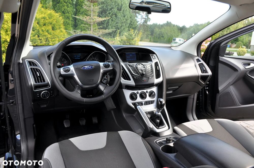 Ford Focus 1.6 EcoBoost Titanium - 28