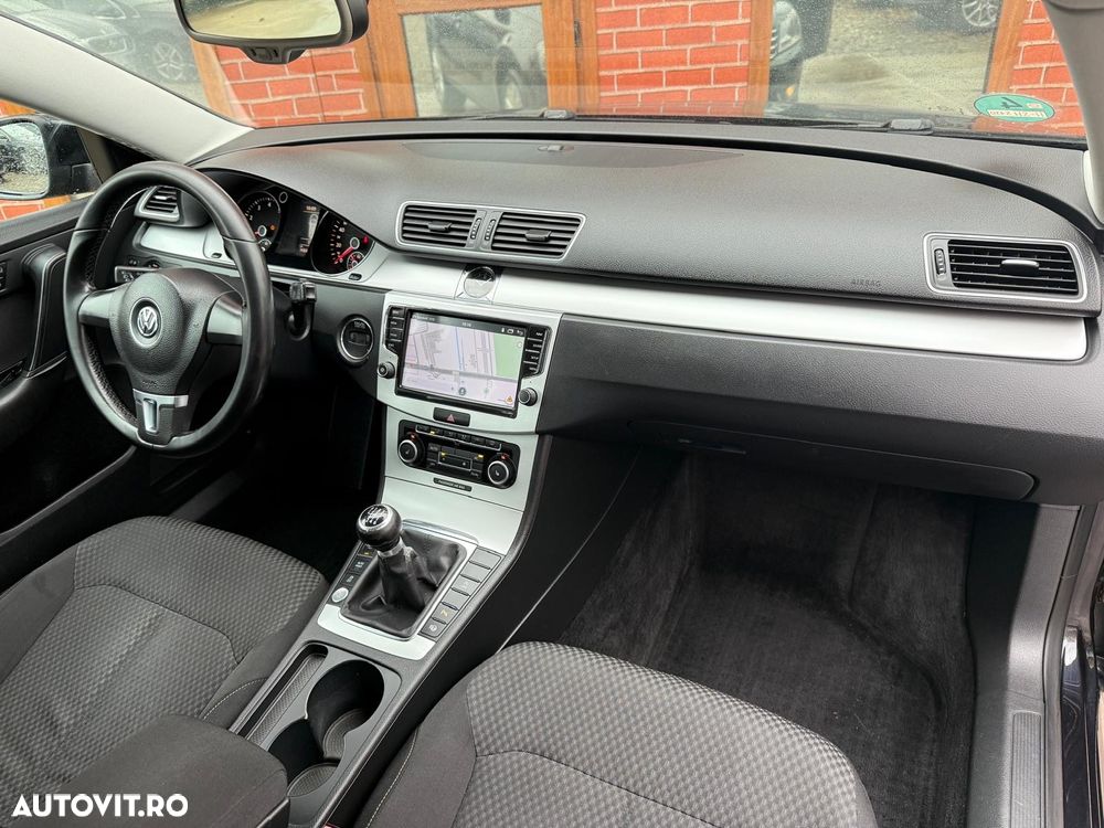 Volkswagen Passat - 18