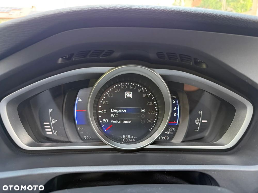 Volvo V40 D3 Drive-E R-Design Momentum - 11