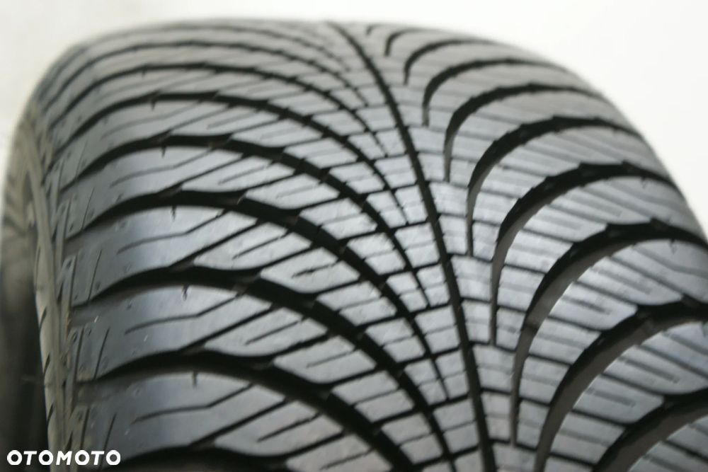 215/65R16 GOODYEAR VECTOR 4SEASONS G2 , 8,2mm (A 9137) - 2