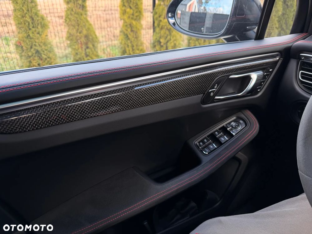 Porsche Macan - 16